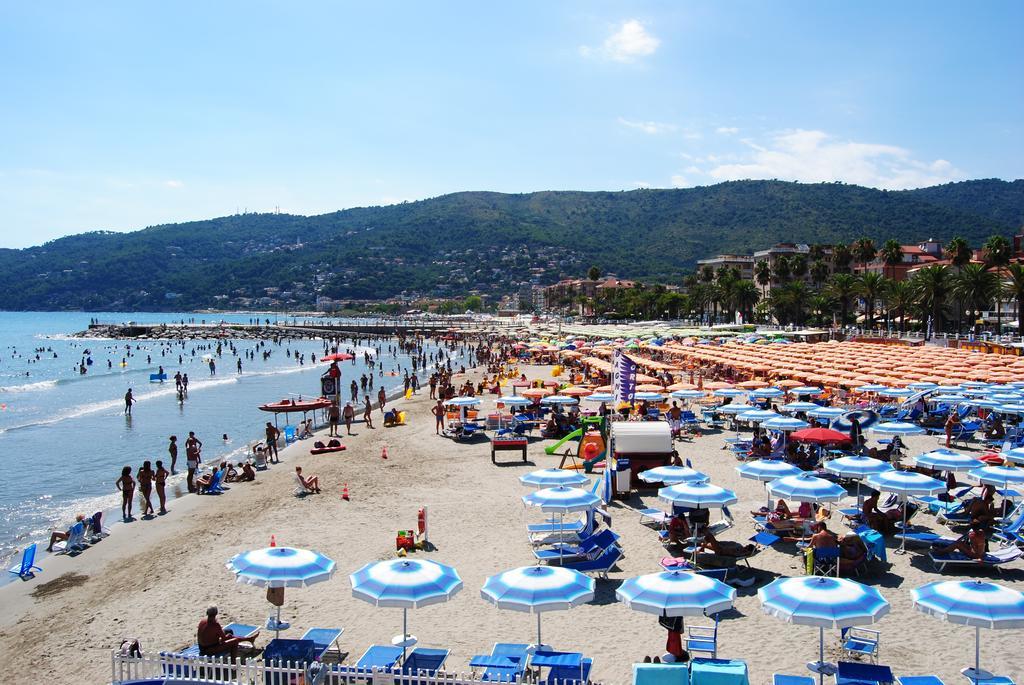 Appartamento Frontemare Marina dʼMarina dʼAndora 外观 照片