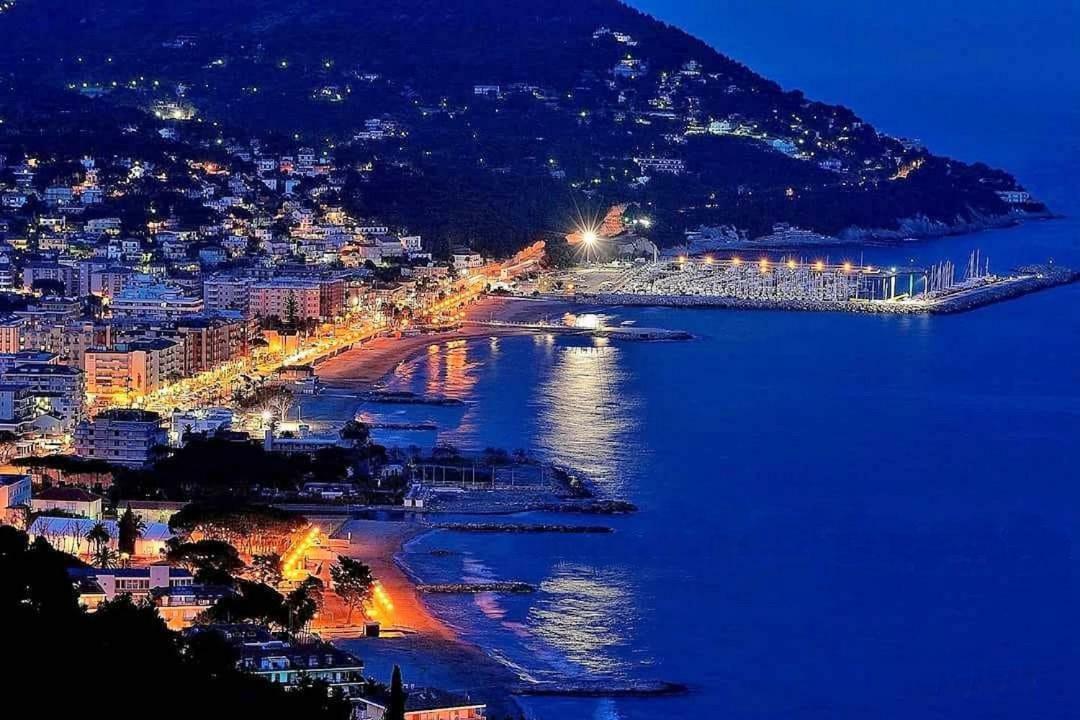 Appartamento Frontemare Marina dʼMarina dʼAndora 外观 照片